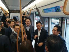 brt36体育官网 副市长何朝晖代表市委市政府欢迎香港特区政府考察团一行